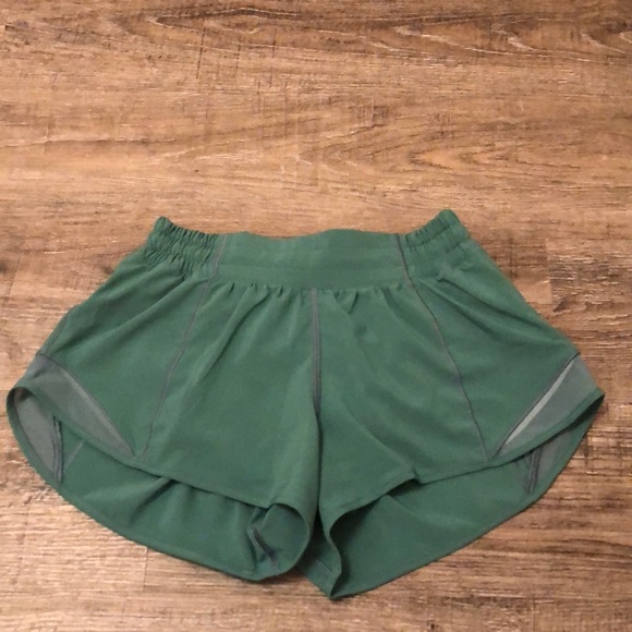 lululemon athletica Pants - Green lululemon “Hotty-Hot” shorts